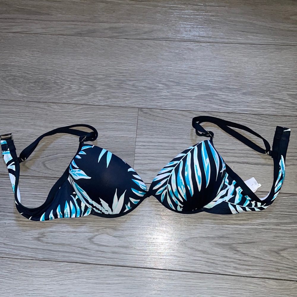 Womans bikini top Size L